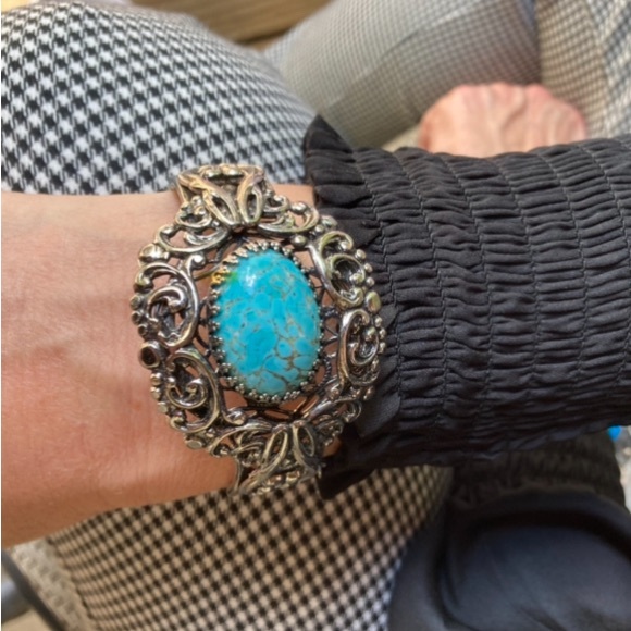 Vintage Turquoise Glass Oval Cabochon Fancy Silvertone Hinge Bangle Bracelet - Picture 4 of 16